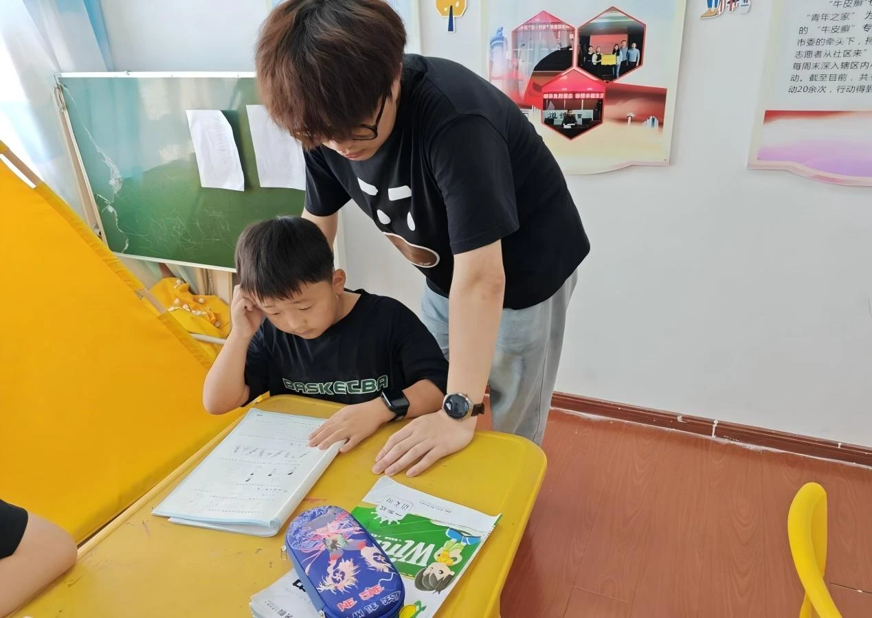 孙志强教小孩.webp