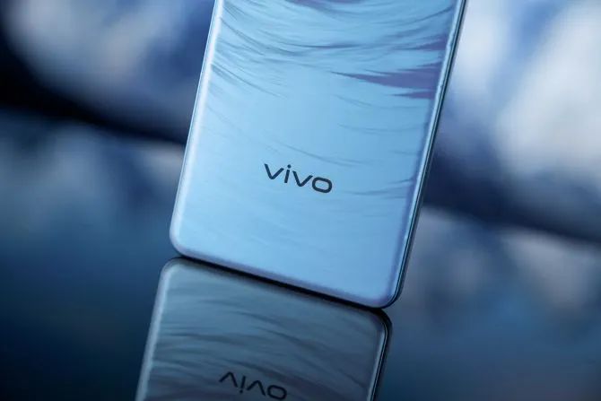 vivo Y200 GT 上手，塞 6000mAh 大电池的机子这么薄