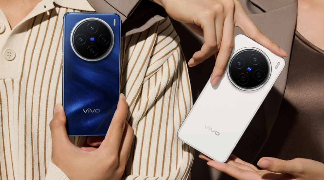 vivo X200实拍图曝光：等深四曲屏，机身更轻薄