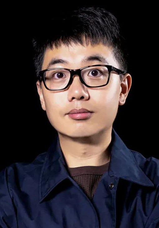 《比山更高》：人类精神的等高线测绘