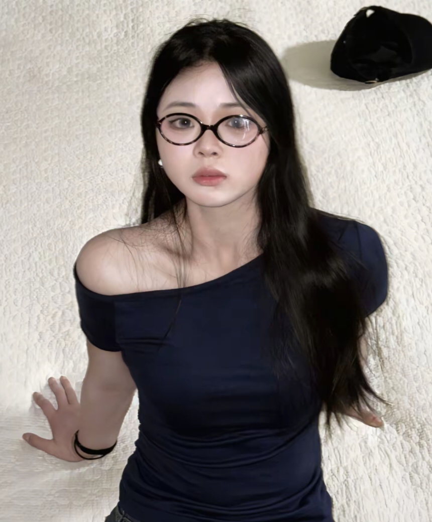 艾特你最帅气的室友来看看美女姐姐吧
