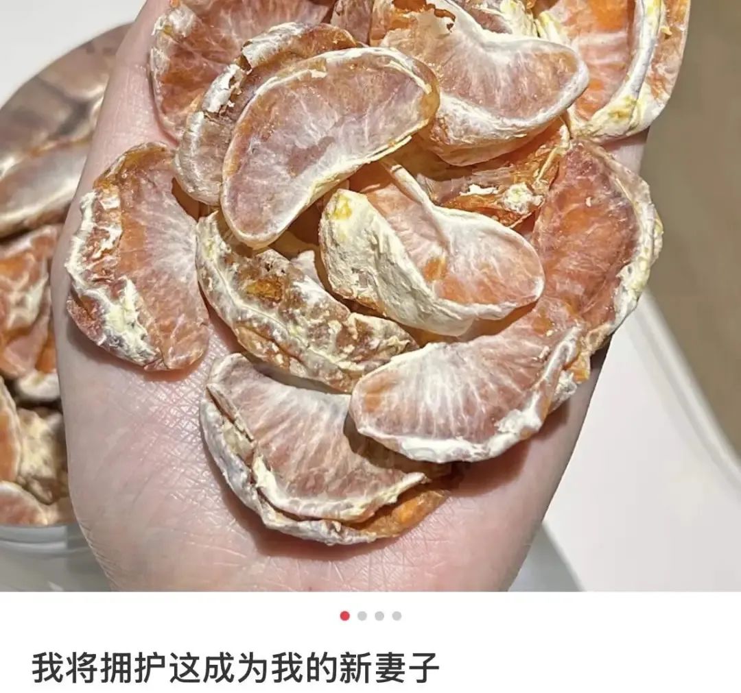 南京理发店的超短牛仔裤美女热舞火了：没想到评论区吃相一个比一个难看…