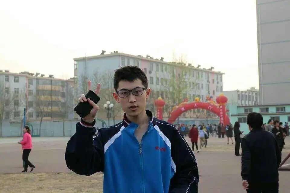 从衡水中学里长出来的夜店博主